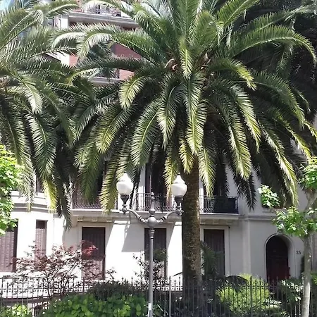 Coqueto Frente Al Guggenheim *