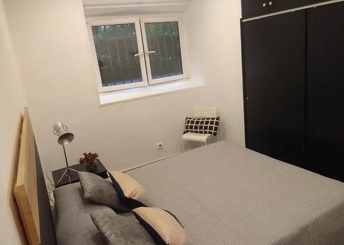 Coqueto Frente Al Guggenheim